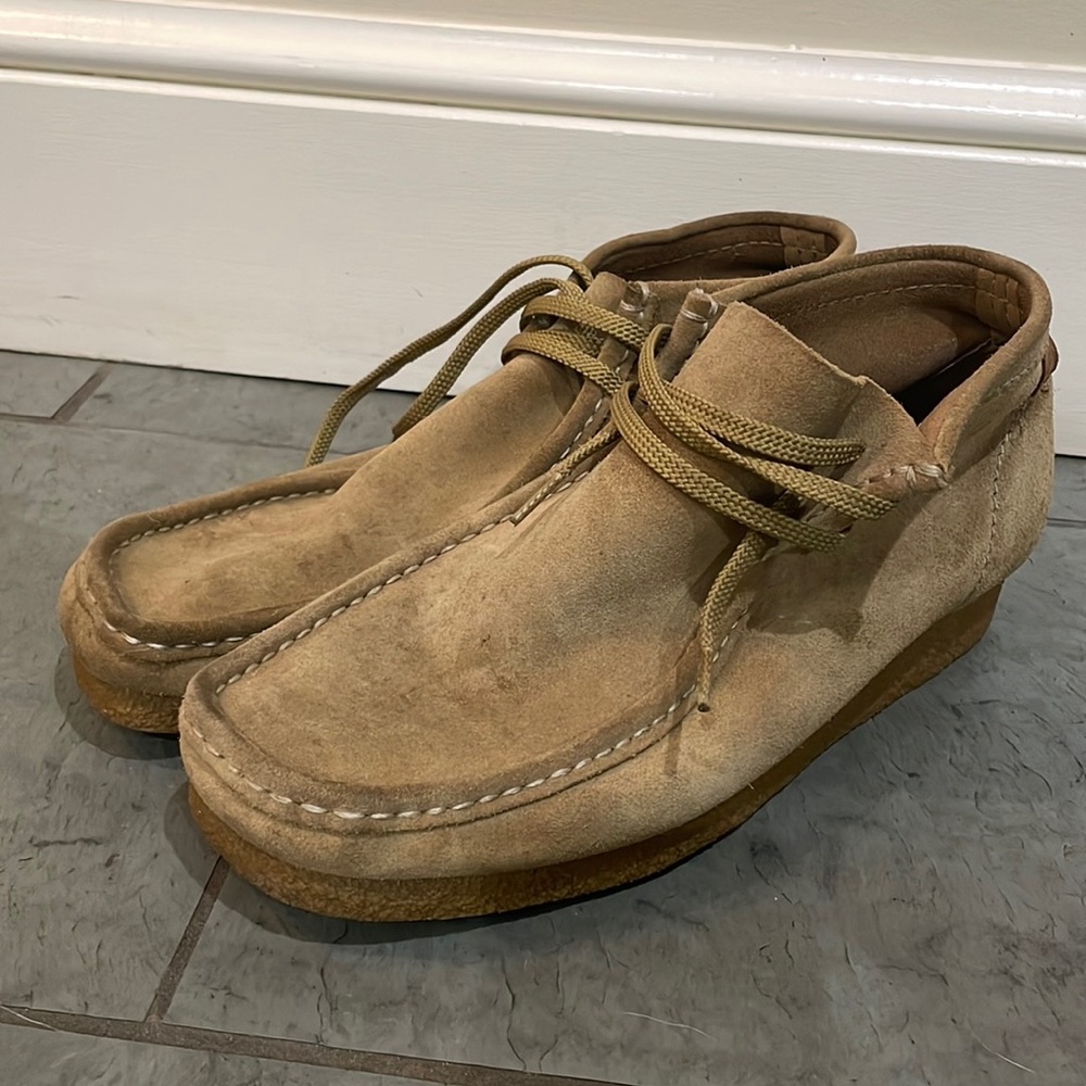 Clarks Wallabee boot tan suede